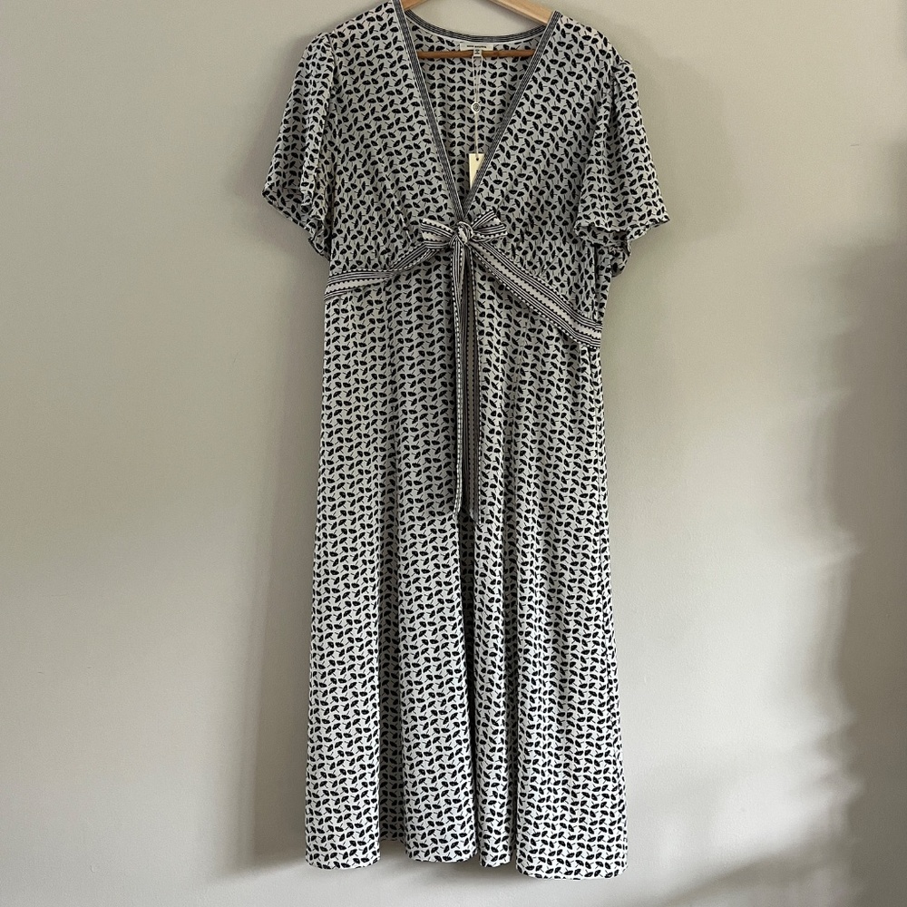 Max Studio White and Black Patterned Midi Dress